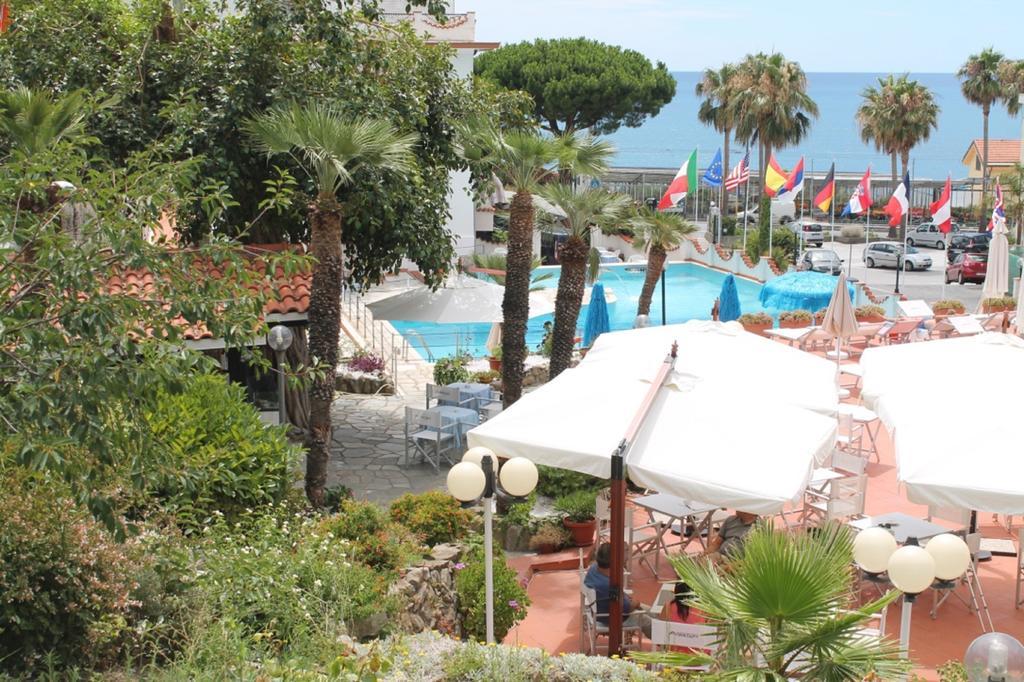 Hotel Ariston Montecarlo Sanremo Exteriör bild